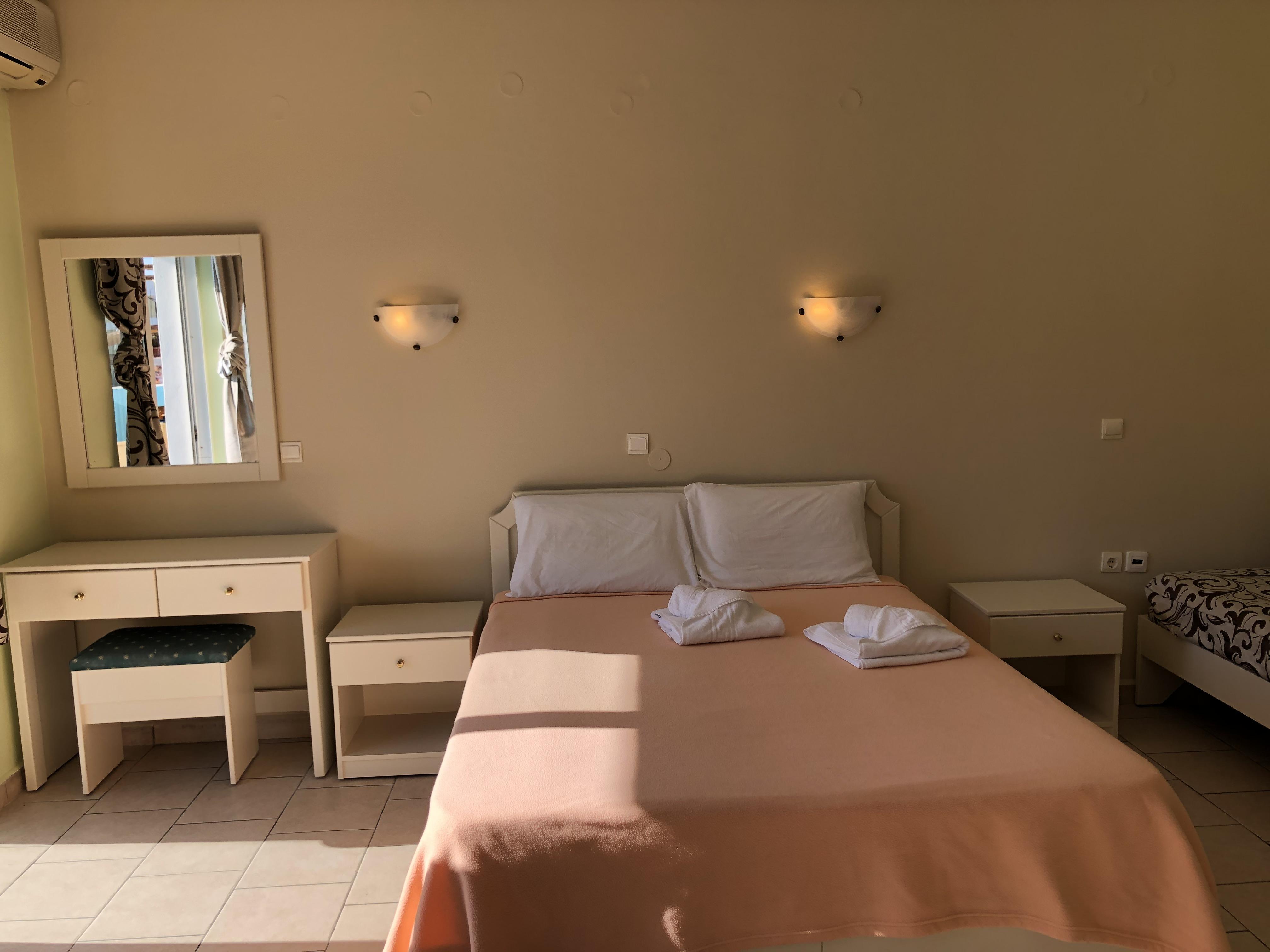 Epis Hotel Agia Marina  Екстер'єр фото