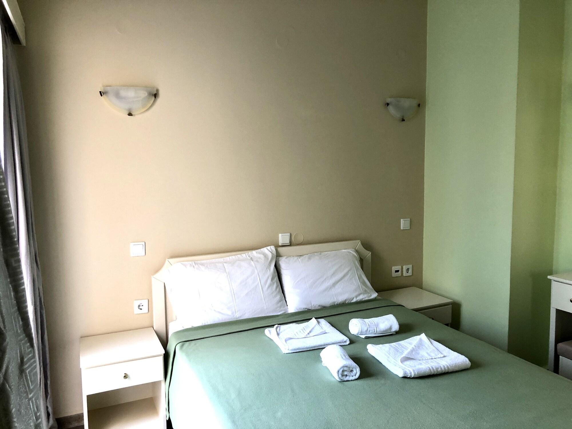 Epis Hotel Agia Marina  Екстер'єр фото