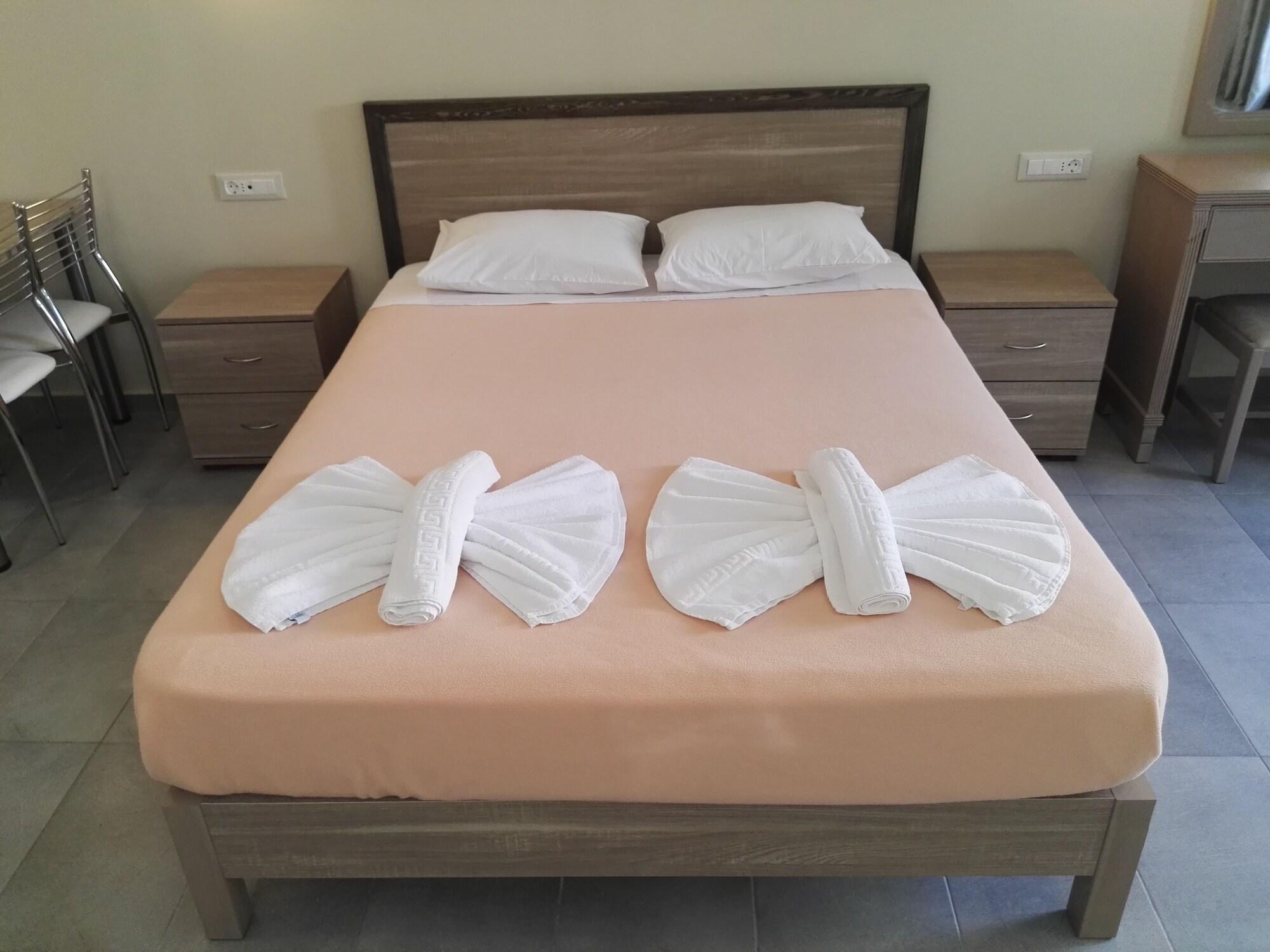 Epis Hotel Agia Marina  Екстер'єр фото