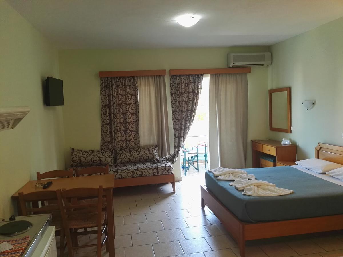 Epis Hotel Agia Marina  Екстер'єр фото