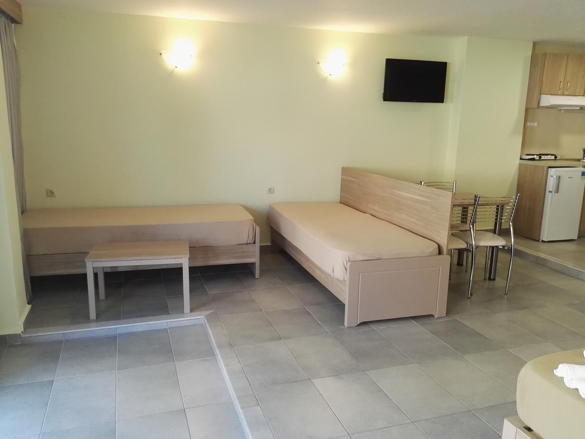 Epis Hotel Agia Marina  Екстер'єр фото