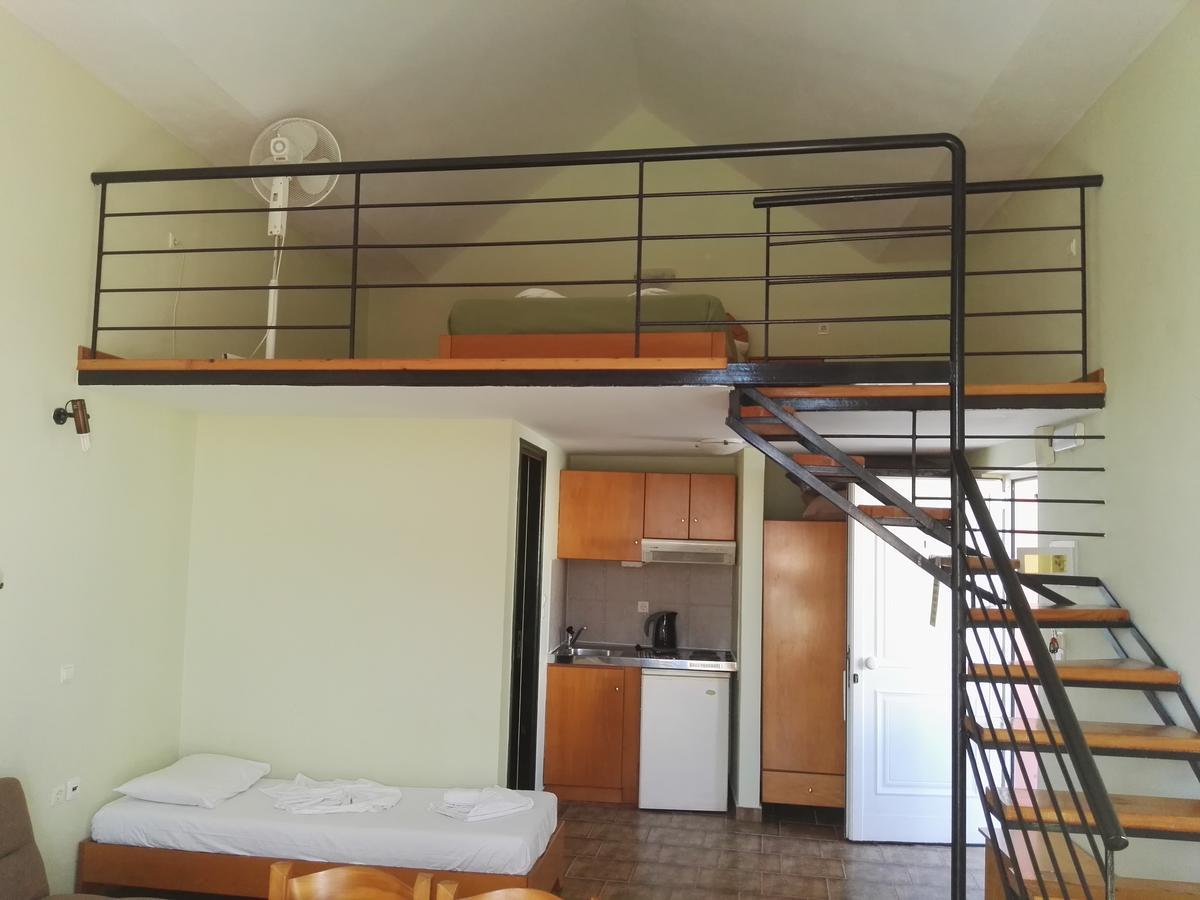 Epis Hotel Agia Marina  Екстер'єр фото