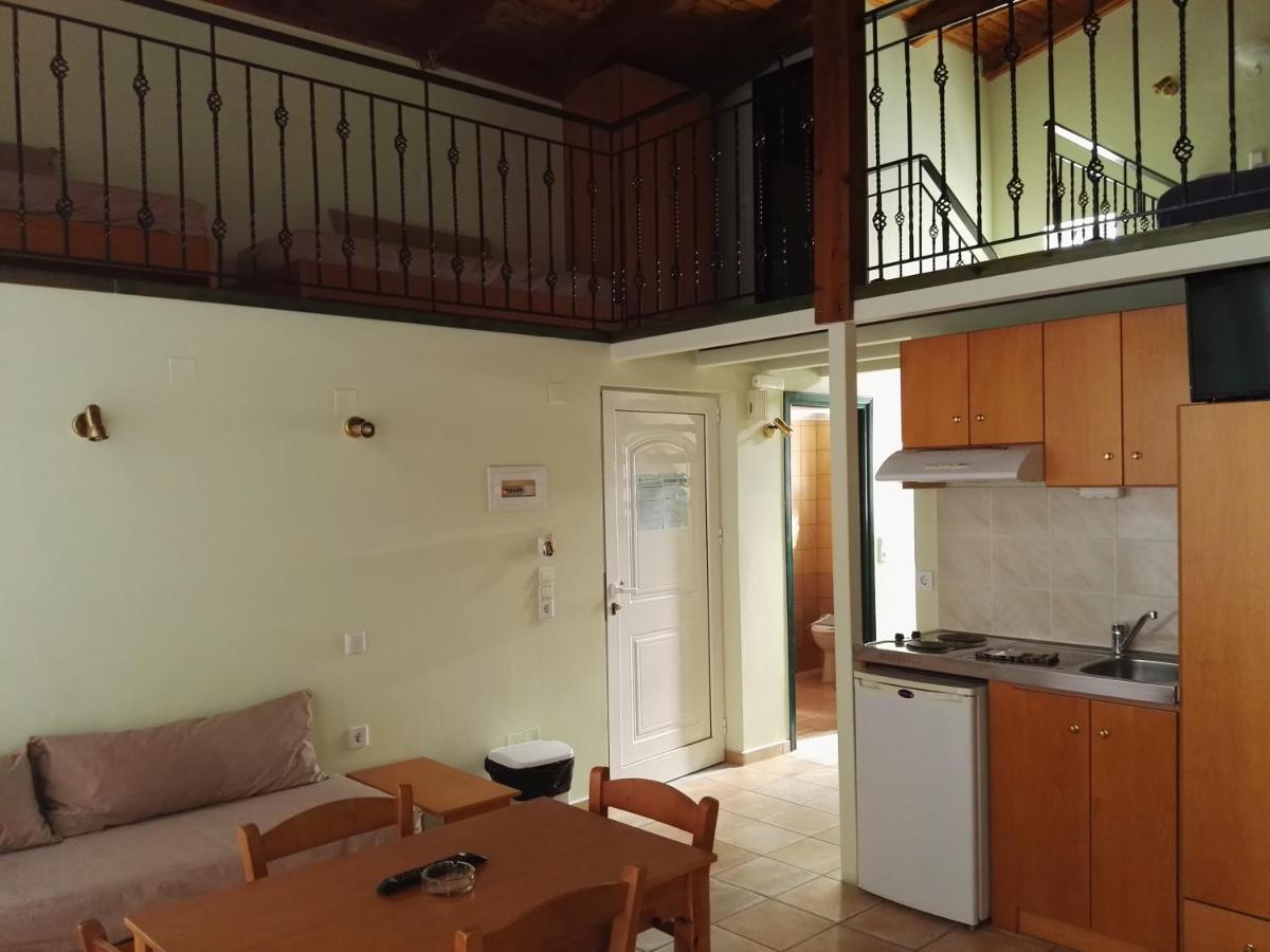 Epis Hotel Agia Marina  Екстер'єр фото