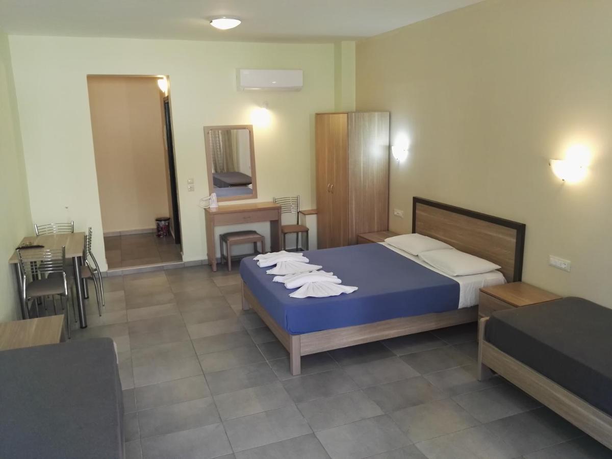 Epis Hotel Agia Marina  Екстер'єр фото