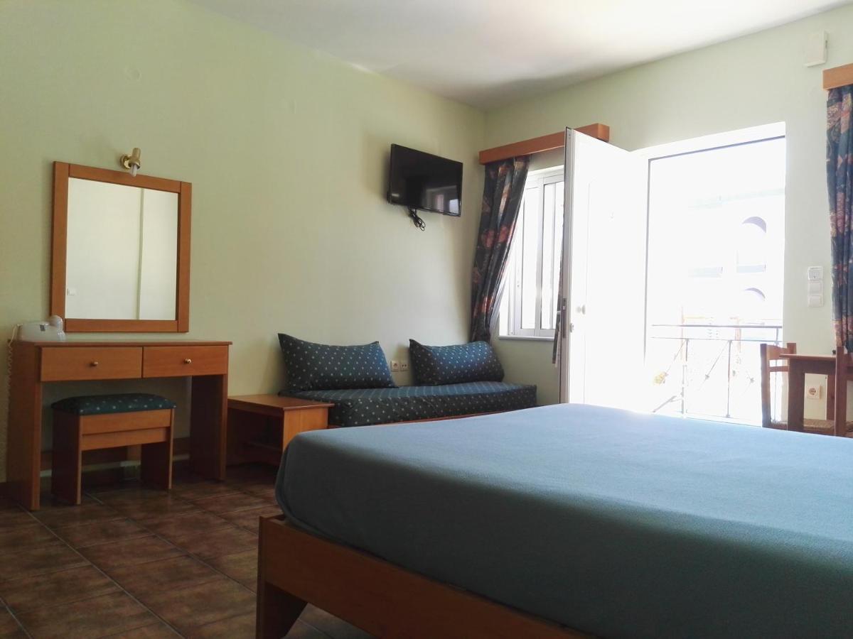 Epis Hotel Agia Marina  Екстер'єр фото