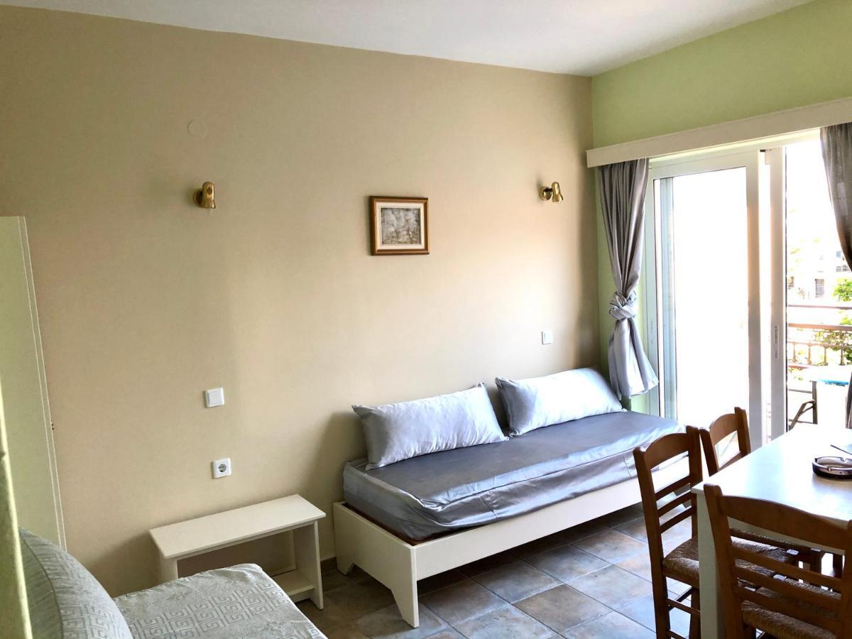 Epis Hotel Agia Marina  Екстер'єр фото