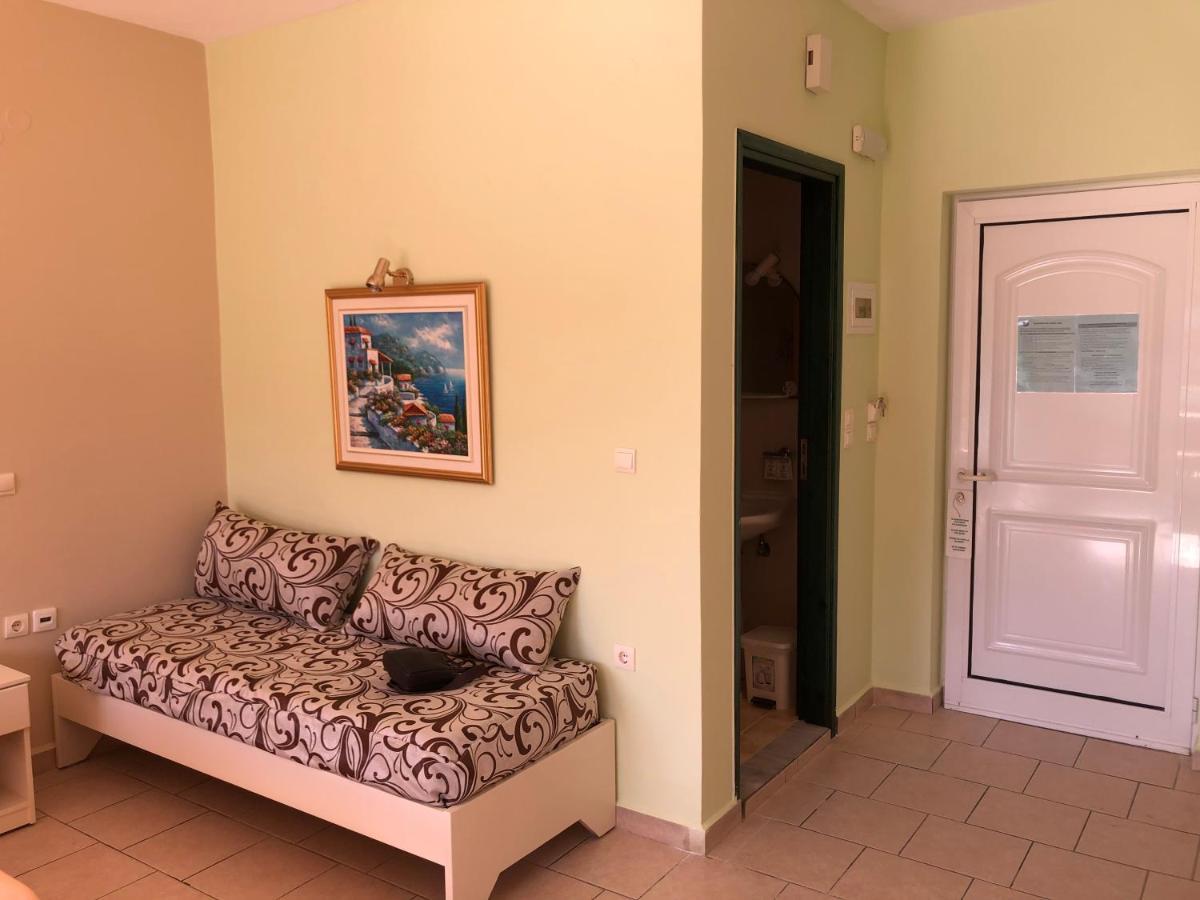 Epis Hotel Agia Marina  Екстер'єр фото