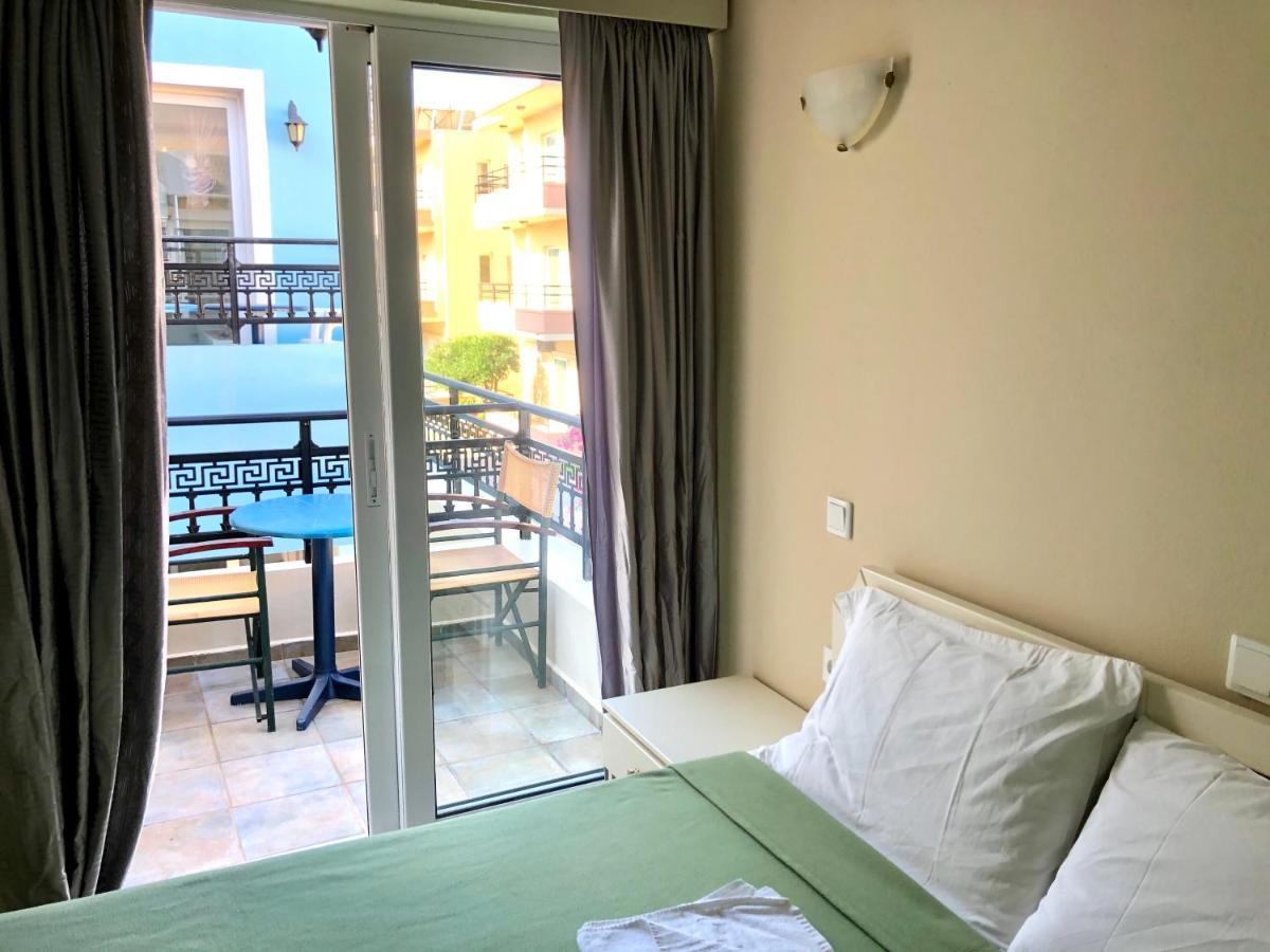 Epis Hotel Agia Marina  Екстер'єр фото